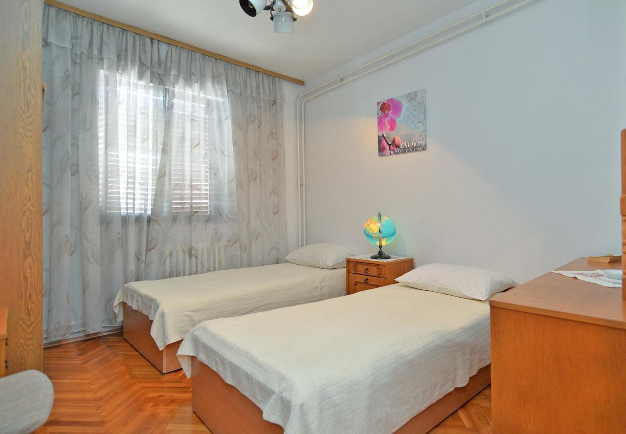 Ana 1684 Pula